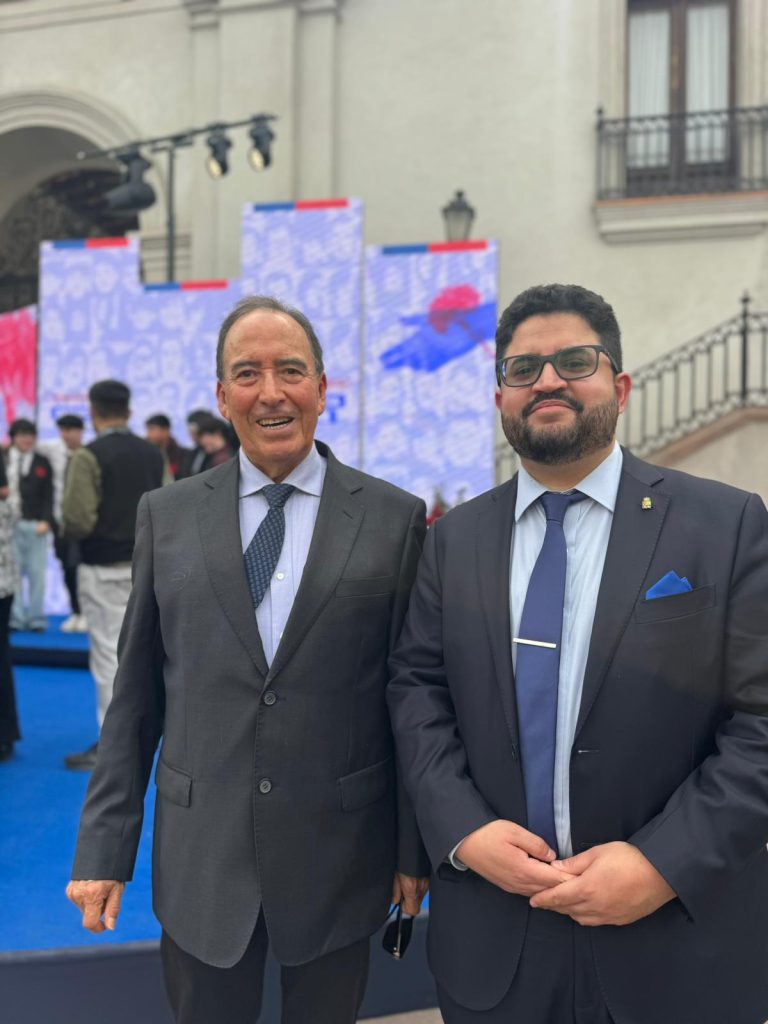 Abogado Nelson Caucoto y Francisco Bustos